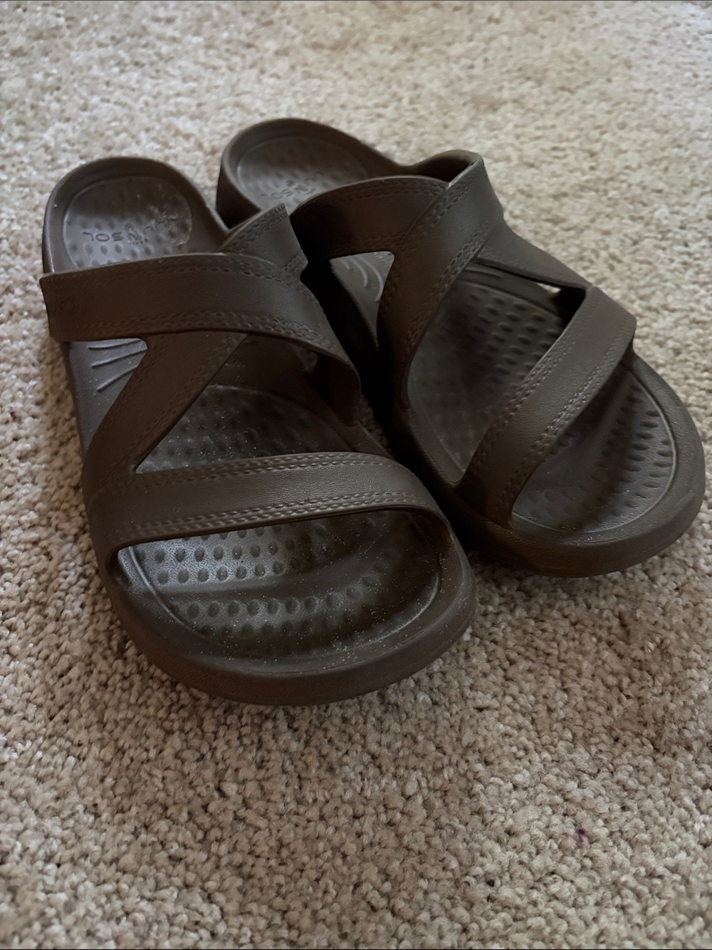 Nuusol Dark Brown Crisscross Slide Sandals